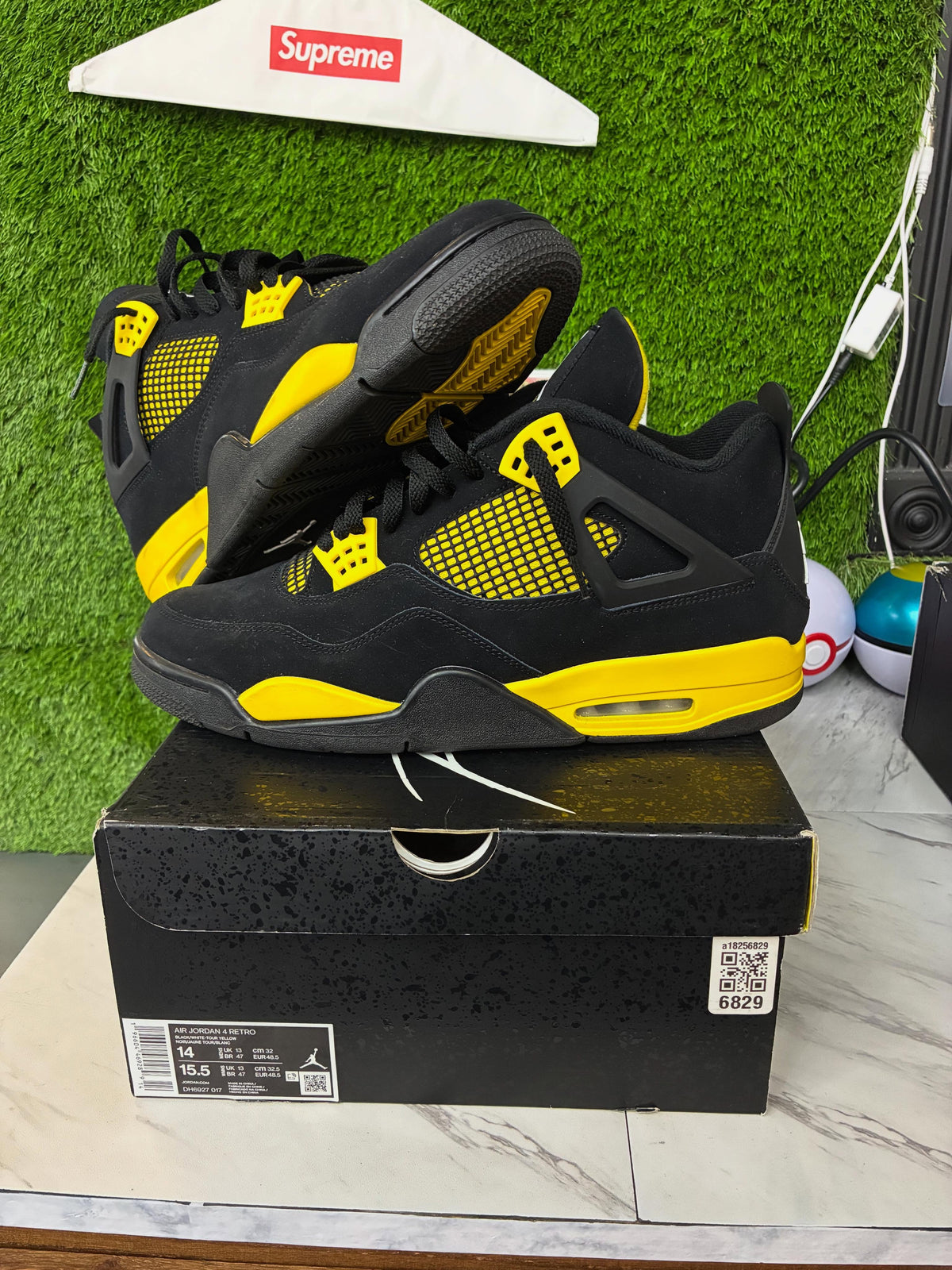 Jordan 4 Thunder